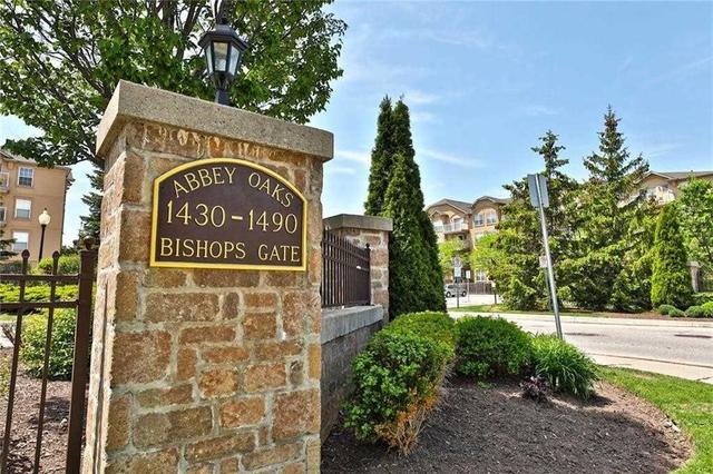 201 - 1480 Bishops Gate, Condo with 2 bedrooms, 2 bathrooms and 1 parking in Oakville ON | Image 1
