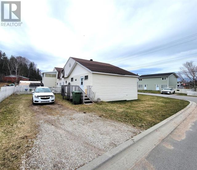 16 Wights Lane, House other with 7 bedrooms, 3 bathrooms and null parking in Deer Lake NL | Image 3