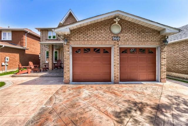 966 Silversmith Dr, House detached with 4 bedrooms, 4 bathrooms and 6 parking in Mississauga ON | Image 1