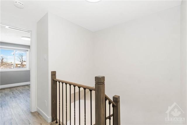 25 Woodvale Green, Townhouse with 3 bedrooms, 2 bathrooms and 1 parking in Ottawa ON | Image 20