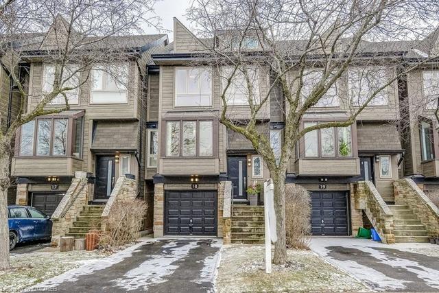 18 - 1120 Queens Avenue, House attached with 3 bedrooms, 2 bathrooms and 2 parking in Oakville ON | Image 1