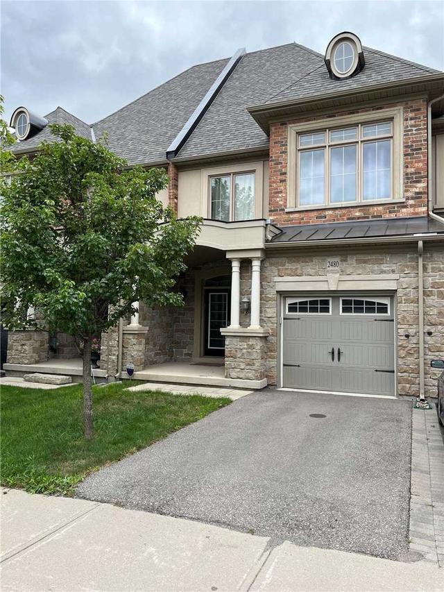 2480 Village Common, House attached with 3 bedrooms, 4 bathrooms and 2 parking in Oakville ON | Image 1