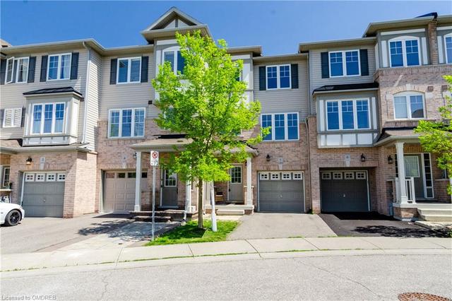 4 - 2006 Trawden Way, House attached with 3 bedrooms, 2 bathrooms and 3 parking in Oakville ON | Image 3