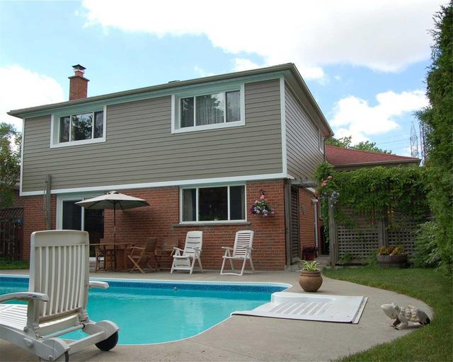119 Redgrave Dr, House detached with 3 bedrooms, 3 bathrooms and 5 parking in Toronto ON | Image 14