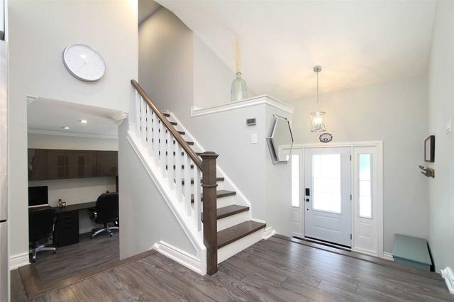 731 Applewood Cres, House detached with 4 bedrooms, 3 bathrooms and 4 parking in Milton ON | Image 7