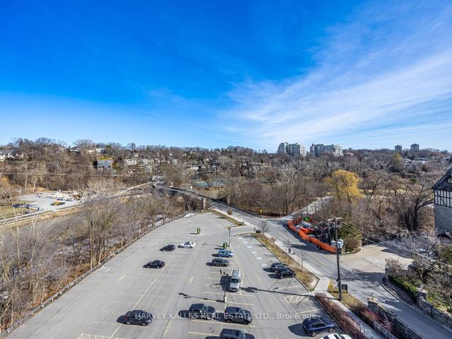 708 - 30 Old Mill Rd W, Condo with 3 bedrooms, 3 bathrooms and 1 parking in Toronto ON | Image 32