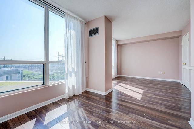 605 - 101 Subway Cres, Condo with 0 bedrooms, 1 bathrooms and 1 parking in Toronto ON | Image 3