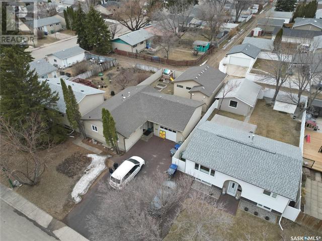 418 Mcmaster Crescent, House detached with 4 bedrooms, 2 bathrooms and null parking in Saskatoon SK | Image 7