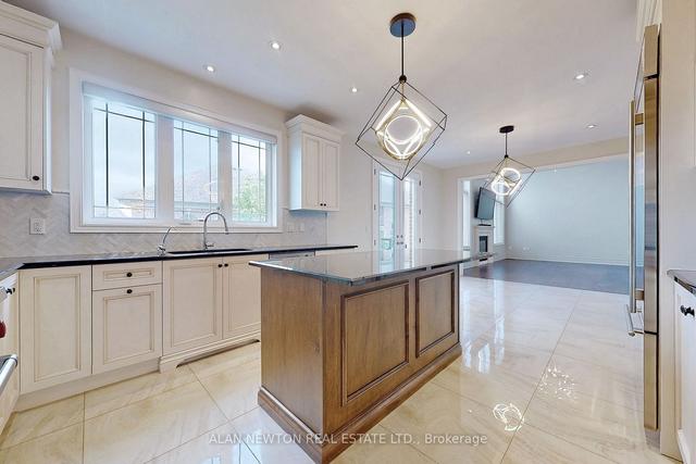 19 Bighorn Tr, House detached with 4 bedrooms, 4 bathrooms and 7 parking in King ON | Image 26