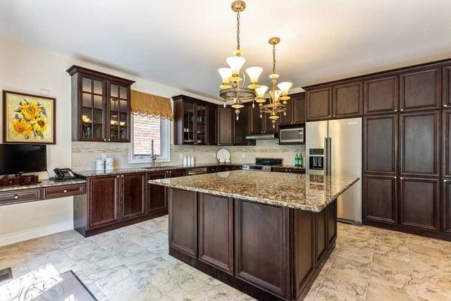 2340 Awenda Dr, House detached with 4 bedrooms, 5 bathrooms and 5 parking in Oakville ON | Image 7