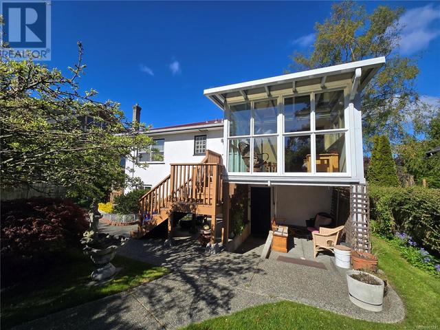 147 Howe St, House detached with 4 bedrooms, 2 bathrooms and 1 parking in Victoria BC | Image 40