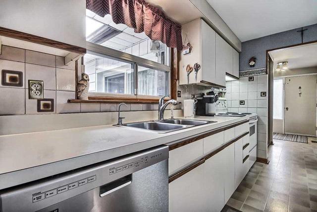 86 Hill Dr, House detached with 3 bedrooms, 1 bathrooms and 5 parking in Aurora ON | Image 33