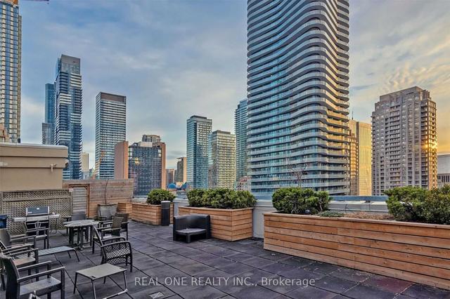301 - 8 Wellesley St E, Condo with 2 bedrooms, 1 bathrooms and 1 parking in Toronto ON | Image 7