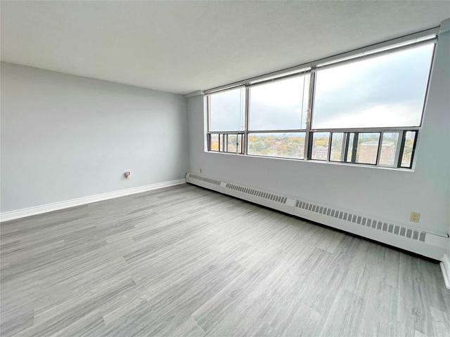 908 - 25 Sunrise Ave, Condo with 3 bedrooms, 2 bathrooms and 1 parking in Toronto ON | Image 2