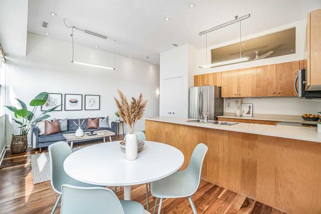 402 - 700 King St W, Condo with 2 bedrooms, 2 bathrooms and 1 parking in Toronto ON | Image 5