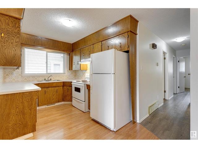 8560 88 St Nw, House semidetached with 3 bedrooms, 1 bathrooms and null parking in Edmonton AB | Image 6