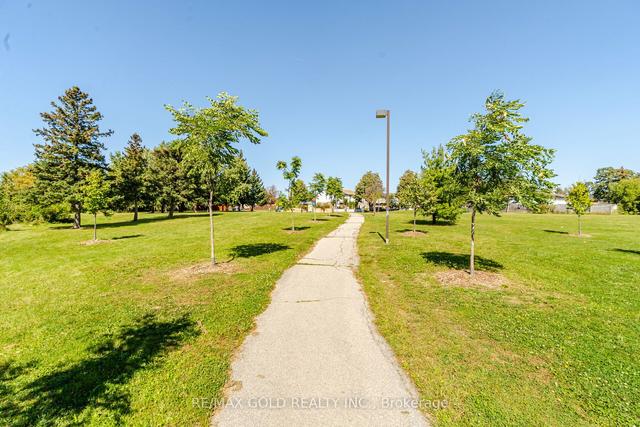 3011 Victory Cres, House detached with 2 bedrooms, 1 bathrooms and 5 parking in Mississauga ON | Image 19