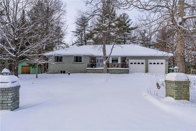 26 Eileen Street, House detached with 3 bedrooms, 3 bathrooms and 8 parking in Laurentian Valley ON | Image 3