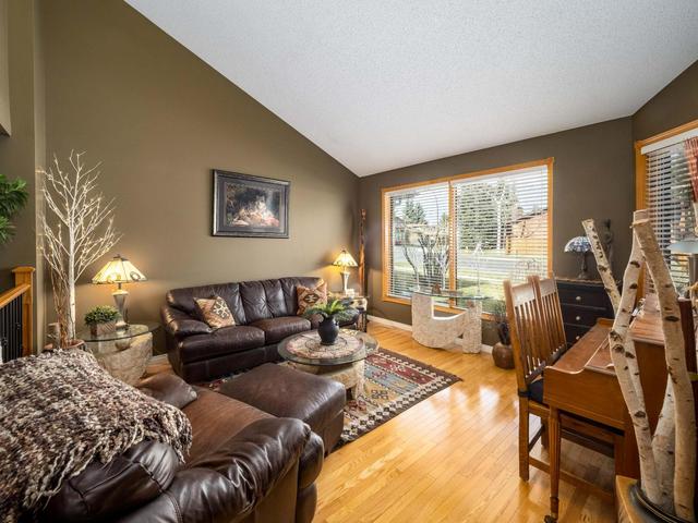 916 Woodbine Boulevard Sw, House detached with 3 bedrooms, 3 bathrooms and 5 parking in Calgary AB | Image 17
