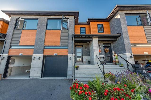 122 St Malo Place, Townhouse with 3 bedrooms, 3 bathrooms and 3 parking in Russell ON | Card Image