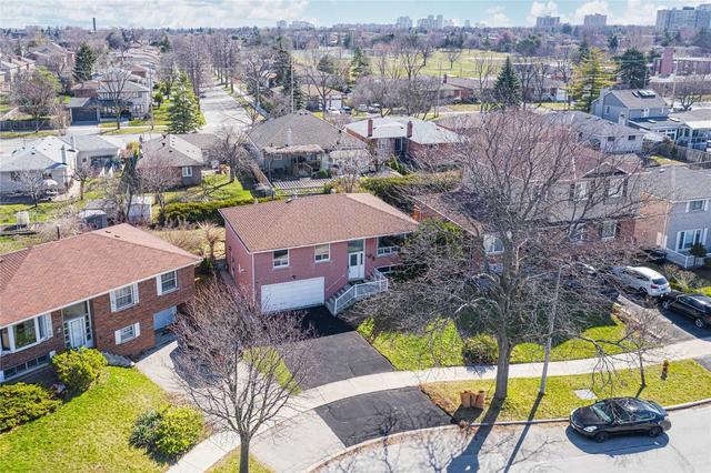 35 Pondsview Dr, House detached with 3 bedrooms, 3 bathrooms and 5 parking in Toronto ON | Image 24