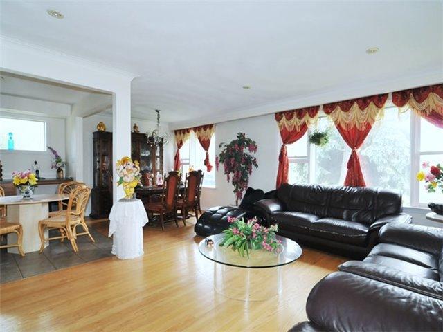 26 Fermoy Rd, House detached with 3 bedrooms, 3 bathrooms and 5 parking in Toronto ON | Image 6
