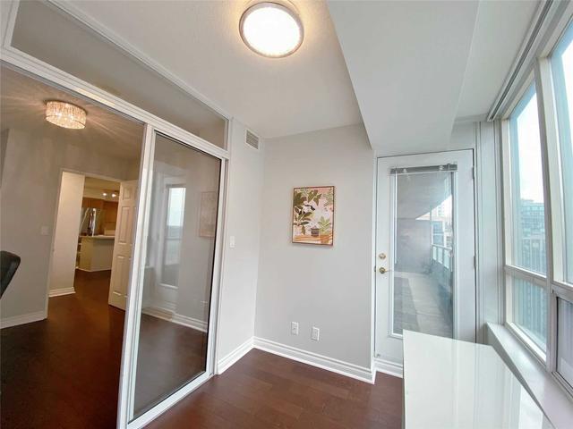 1907 - 23 Hollywood Ave, Condo with 2 bedrooms, 2 bathrooms and 1 parking in Toronto ON | Image 10