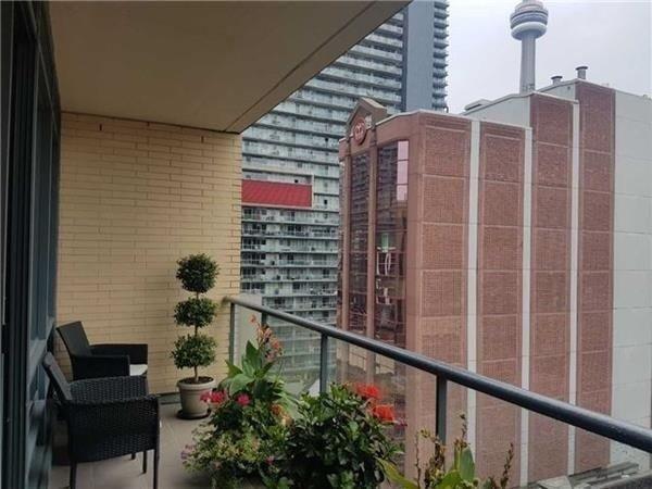 1215 - 438 King St W, Condo with 1 bedrooms, 2 bathrooms and 1 parking in Toronto ON | Image 5
