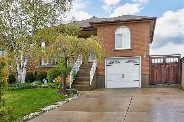 1484 Upper Ottawa St, House detached with 3 bedrooms, 2 bathrooms and 7 parking in Hamilton ON | Image 1