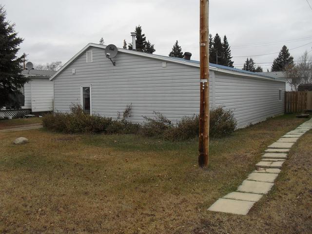 308 8 Avenue Se, House detached with 2 bedrooms, 1 bathrooms and 2 parking in Northern Lights County AB | Image 12