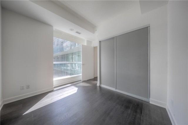 404 - 30 Nelson St, Condo with 1 bedrooms, 1 bathrooms and 0 parking in Toronto ON | Image 8