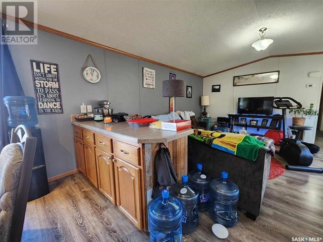 305 5th Avenue, Home with 3 bedrooms, 2 bathrooms and null parking in Caronport SK | Image 9