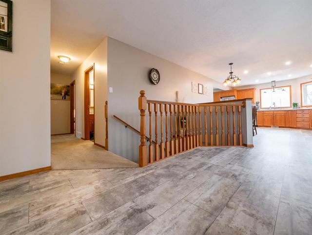 33 Mcnaughton Avenue, House detached with 3 bedrooms, 3 bathrooms and null parking in Lethbridge County AB | Image 18