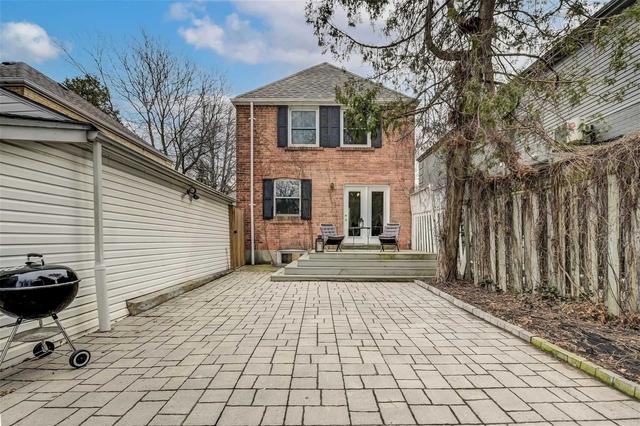 44 Fairfield Rd, House detached with 3 bedrooms, 2 bathrooms and 4 parking in Toronto ON | Image 13