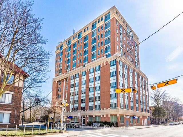 1003 - 15 Maplewood Ave, Condo with 1 bedrooms, 1 bathrooms and 0 parking in Toronto ON | Image 1