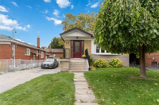 809 Ellesmere Rd, House detached with 3 bedrooms, 2 bathrooms and 3 parking in Toronto ON | Image 16