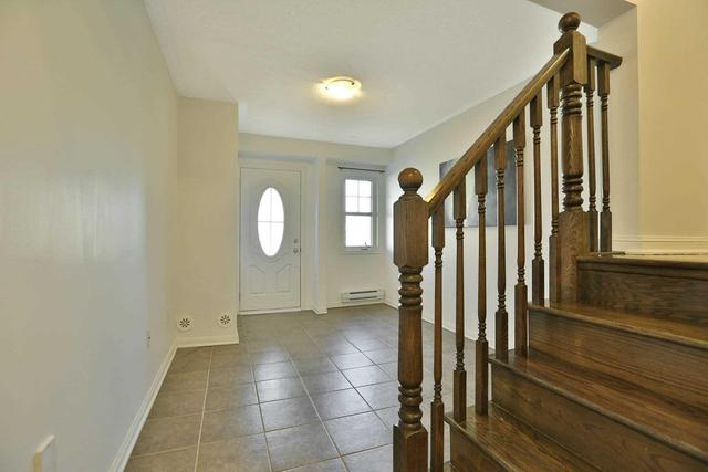 95 Dredge Crt, House attached with 2 bedrooms, 3 bathrooms and 1 parking in Milton ON | Image 4