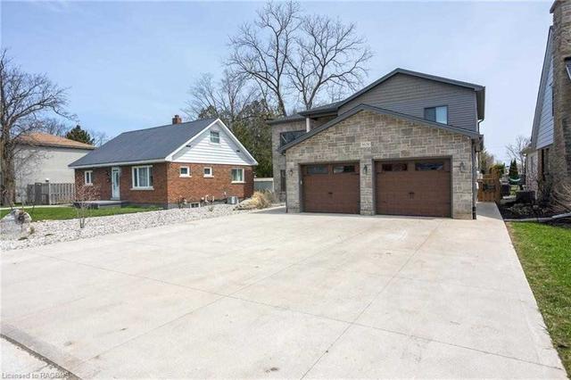 1631 8th Ave E, House detached with 4 bedrooms, 3 bathrooms and 8 parking in Owen Sound ON | Image 12