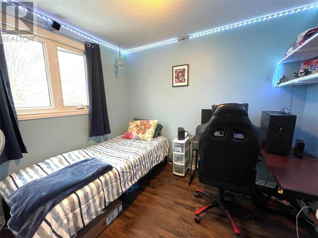 30 Pumphrey Avenue, House attached with 3 bedrooms, 1 bathrooms and null parking in Mount Pearl NL | Image 3