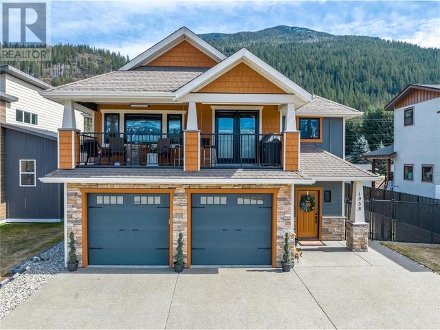 1938 Aspen Crescent, House detached with 4 bedrooms, 3 bathrooms and 6 parking in Revelstoke BC | Image 1