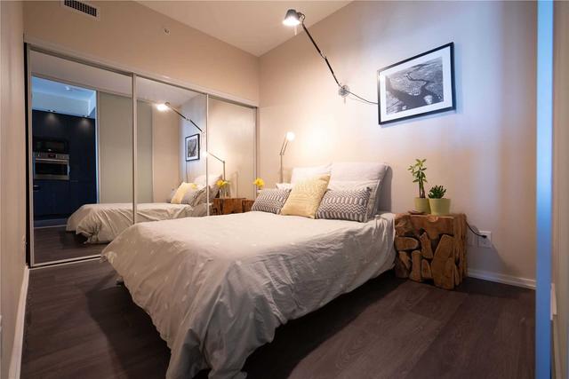 4117 - 70 Temperance St, Condo with 2 bedrooms, 2 bathrooms and 1 parking in Toronto ON | Image 4