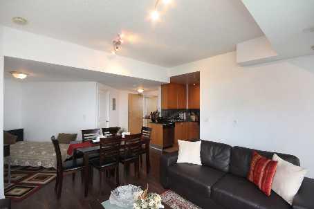 1002 - 220 Burnhamthorpe Rd W, Condo with 2 bedrooms, 2 bathrooms and 1 parking in Mississauga ON | Image 8