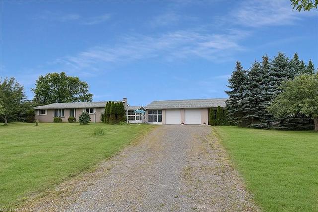 4288 Highway 2 Highway, House detached with 3 bedrooms, 1 bathrooms and 15 parking in Kingston ON | Image 1