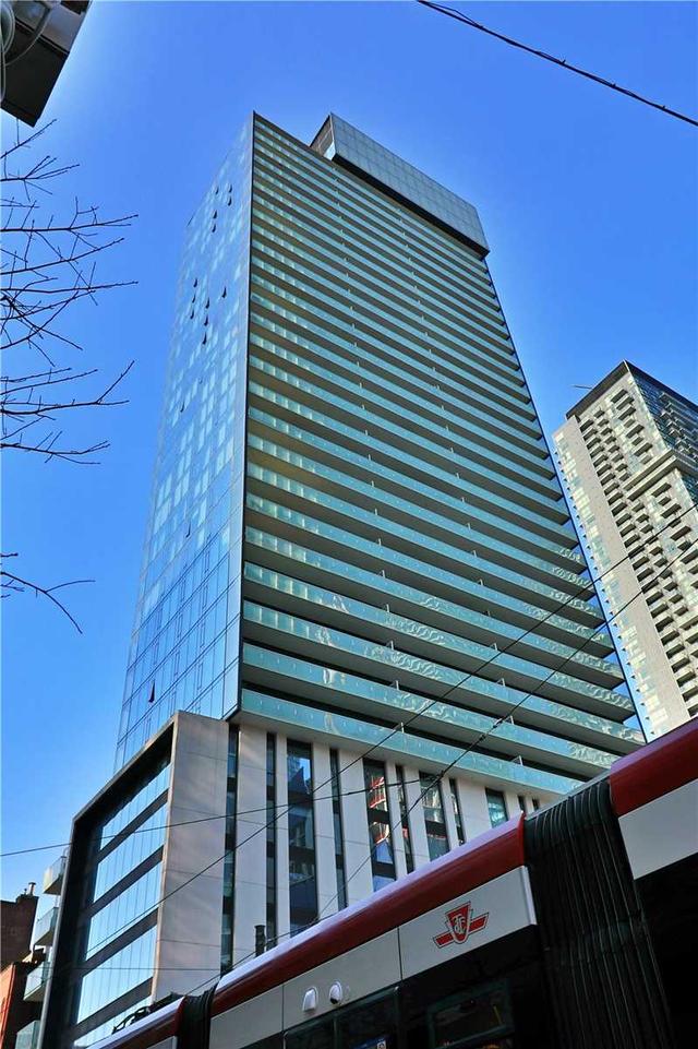 2806 - 11 Charlotte St, Condo with 2 bedrooms, 1 bathrooms and 1 parking in Toronto ON | Image 1