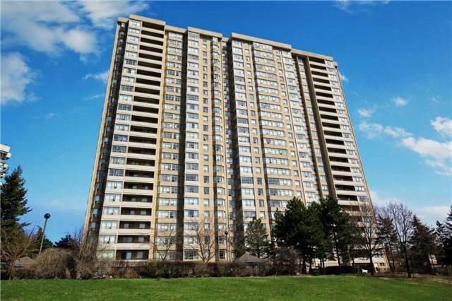 1802 - 30 Malta Ave, Condo with 3 bedrooms, 2 bathrooms and 1 parking in Brampton ON | Image 1