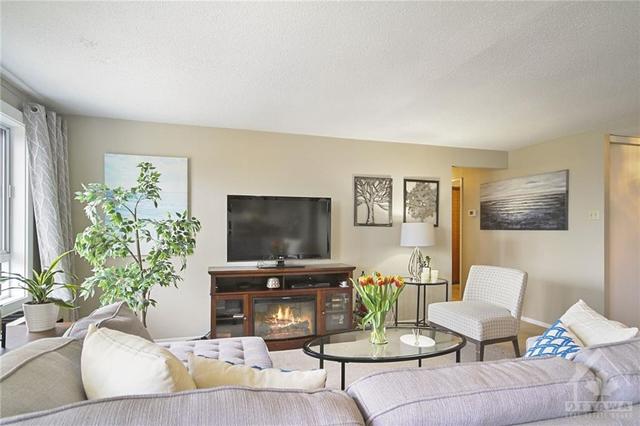 607 - 960 Teron Road, Condo with 2 bedrooms, 2 bathrooms and 1 parking in Ottawa ON | Image 3