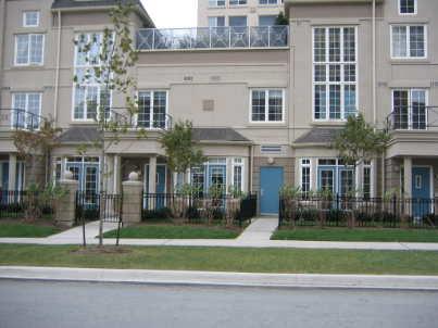 th10 - 3 Rean Dr, Townhouse with 2 bedrooms, 2 bathrooms and 1 parking in Toronto ON | Image 1