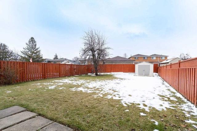 7054 Darcel Ave, House semidetached with 3 bedrooms, 2 bathrooms and 4 parking in Mississauga ON | Image 28