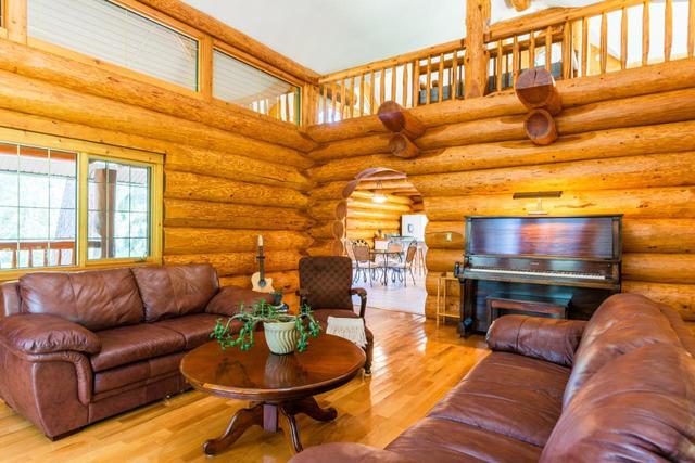 3150 Hanna Creek Road, House detached with 2 bedrooms, 2 bathrooms and null parking in Kootenay Boundary B BC | Image 4