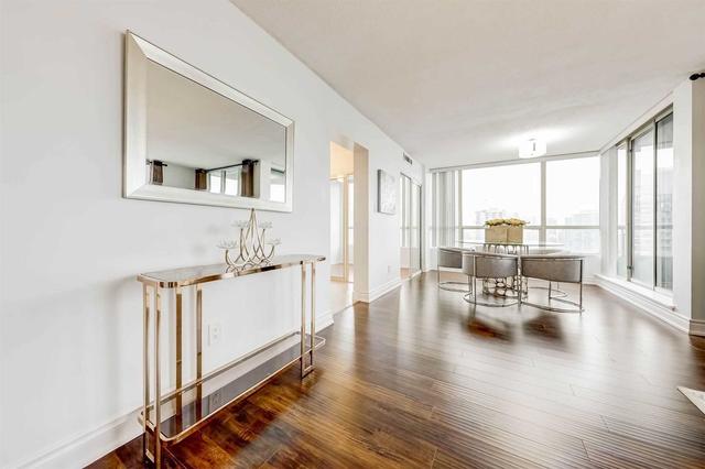 ph302 - 5765 Yonge St, Condo with 2 bedrooms, 2 bathrooms and 2 parking in Toronto ON | Image 2